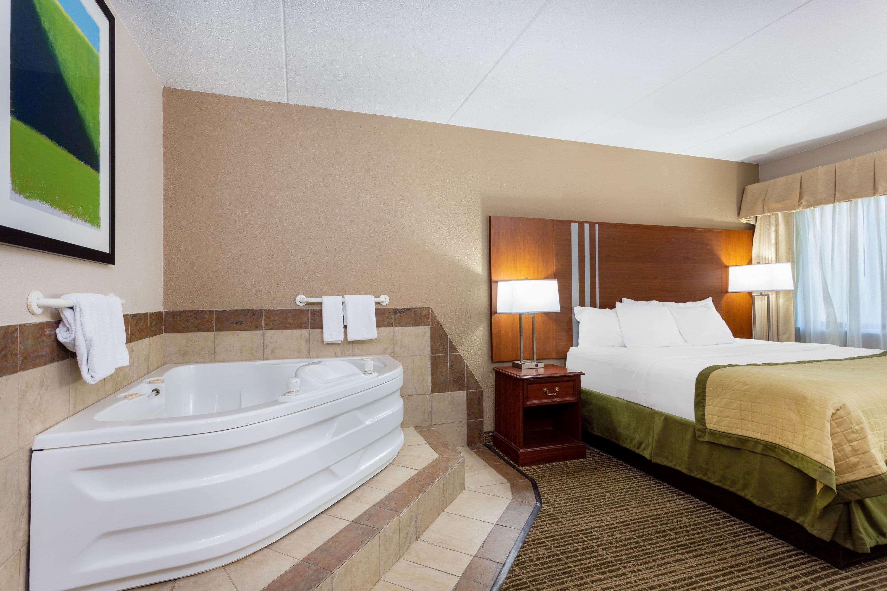 Baymont By Wyndham Elkhart Hotel Exterior photo